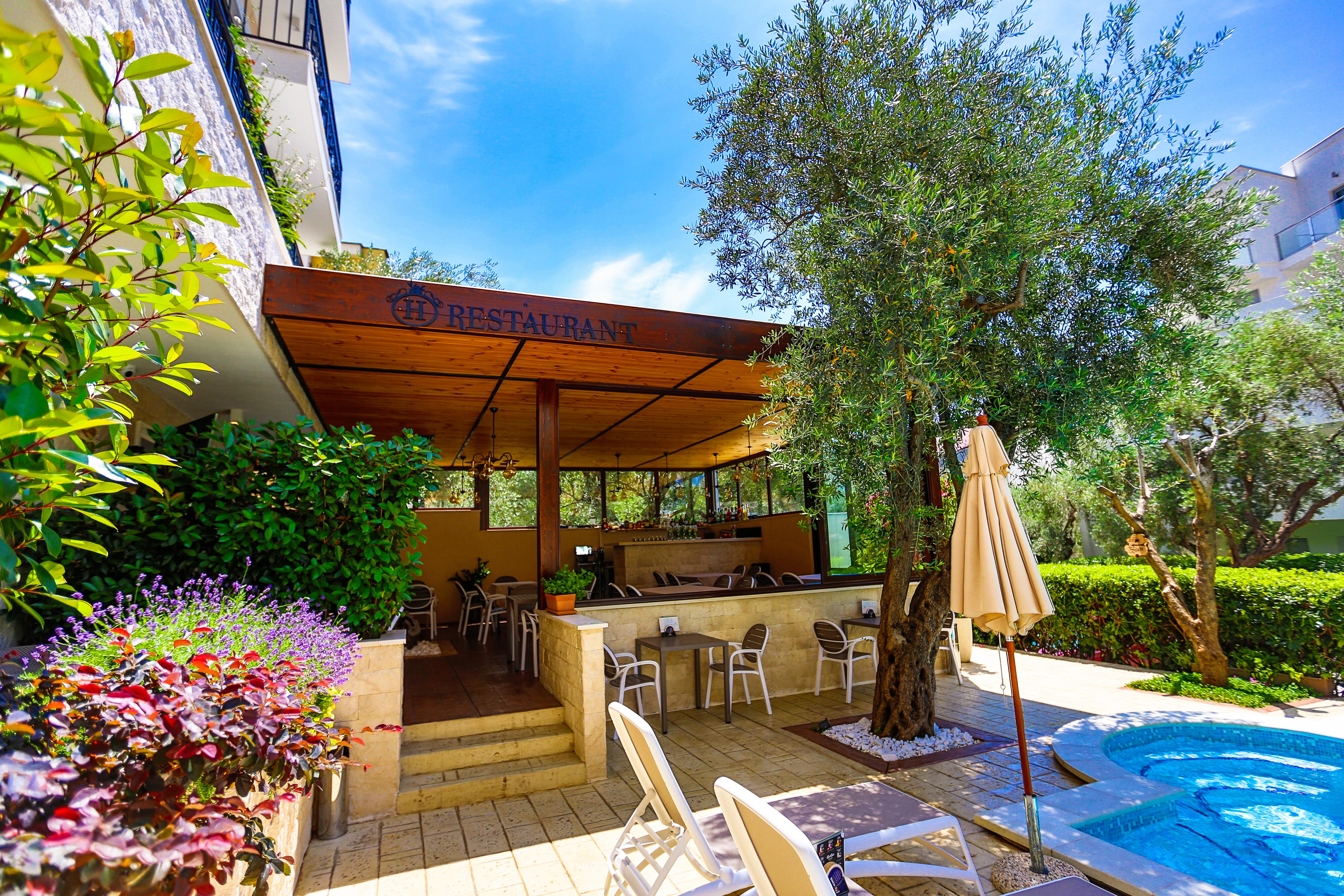 Hotel Harmony By Aycon Petrovac Luaran gambar