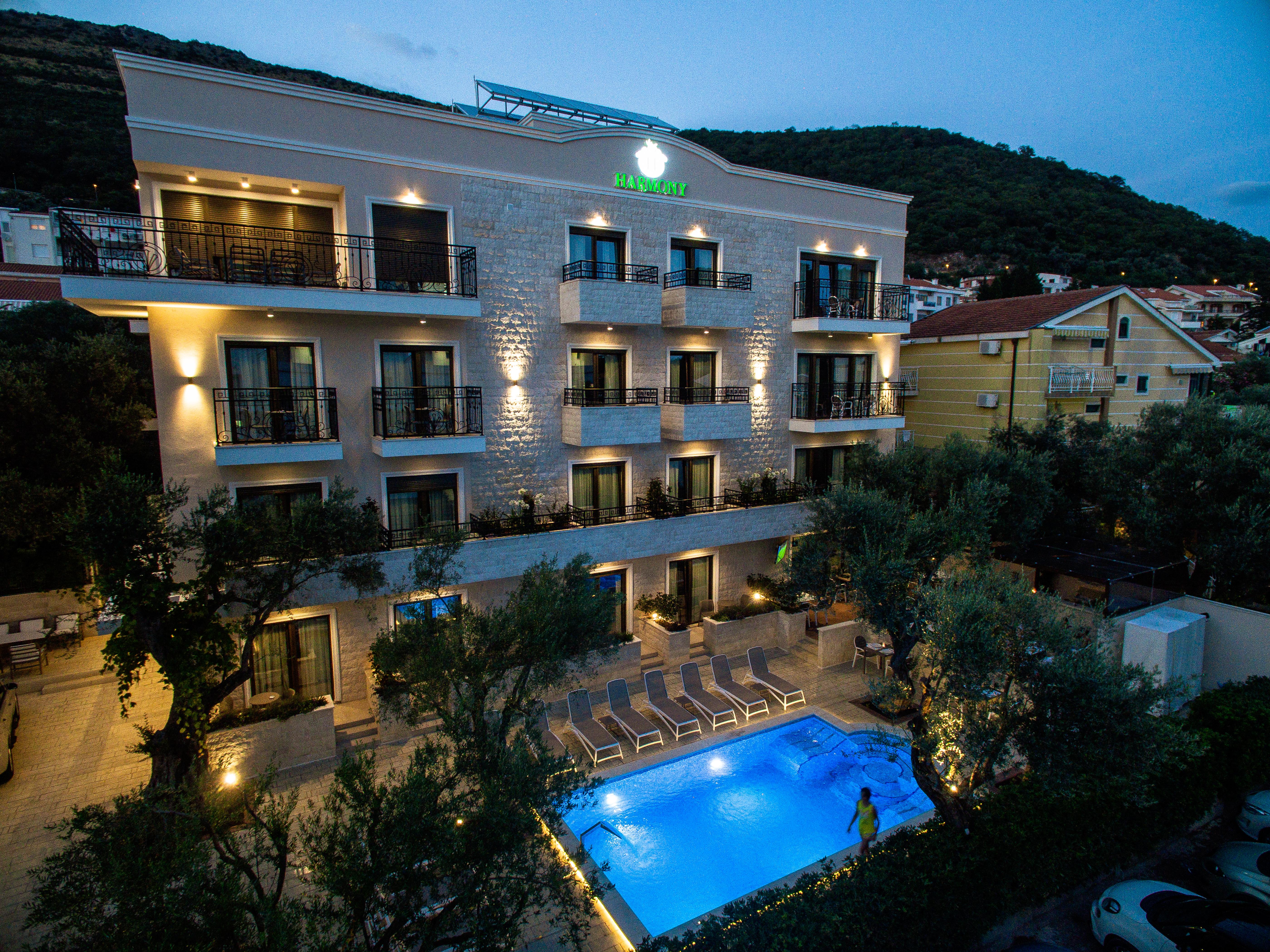 Hotel Harmony By Aycon Petrovac Luaran gambar