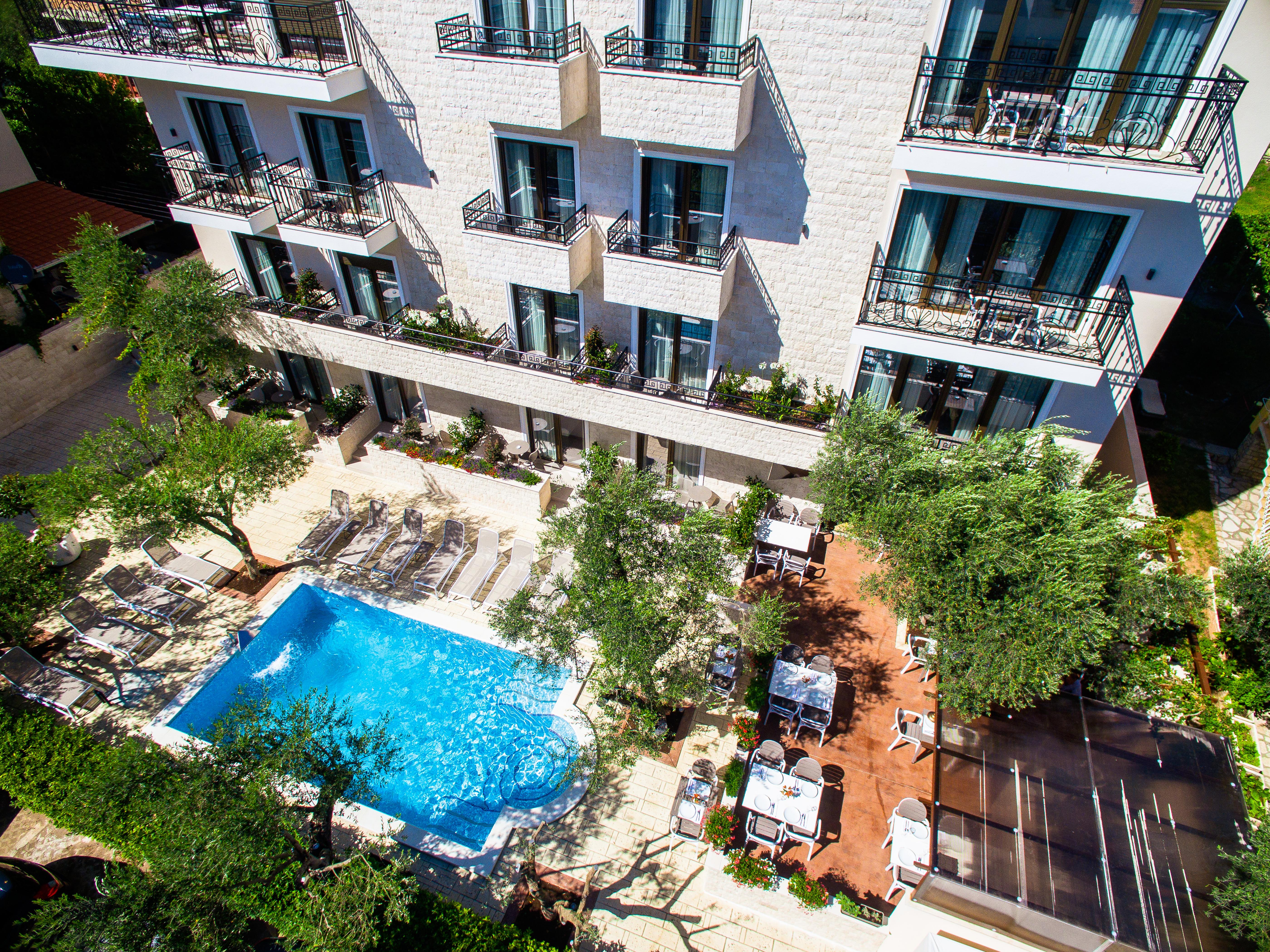 Hotel Harmony By Aycon Petrovac Luaran gambar