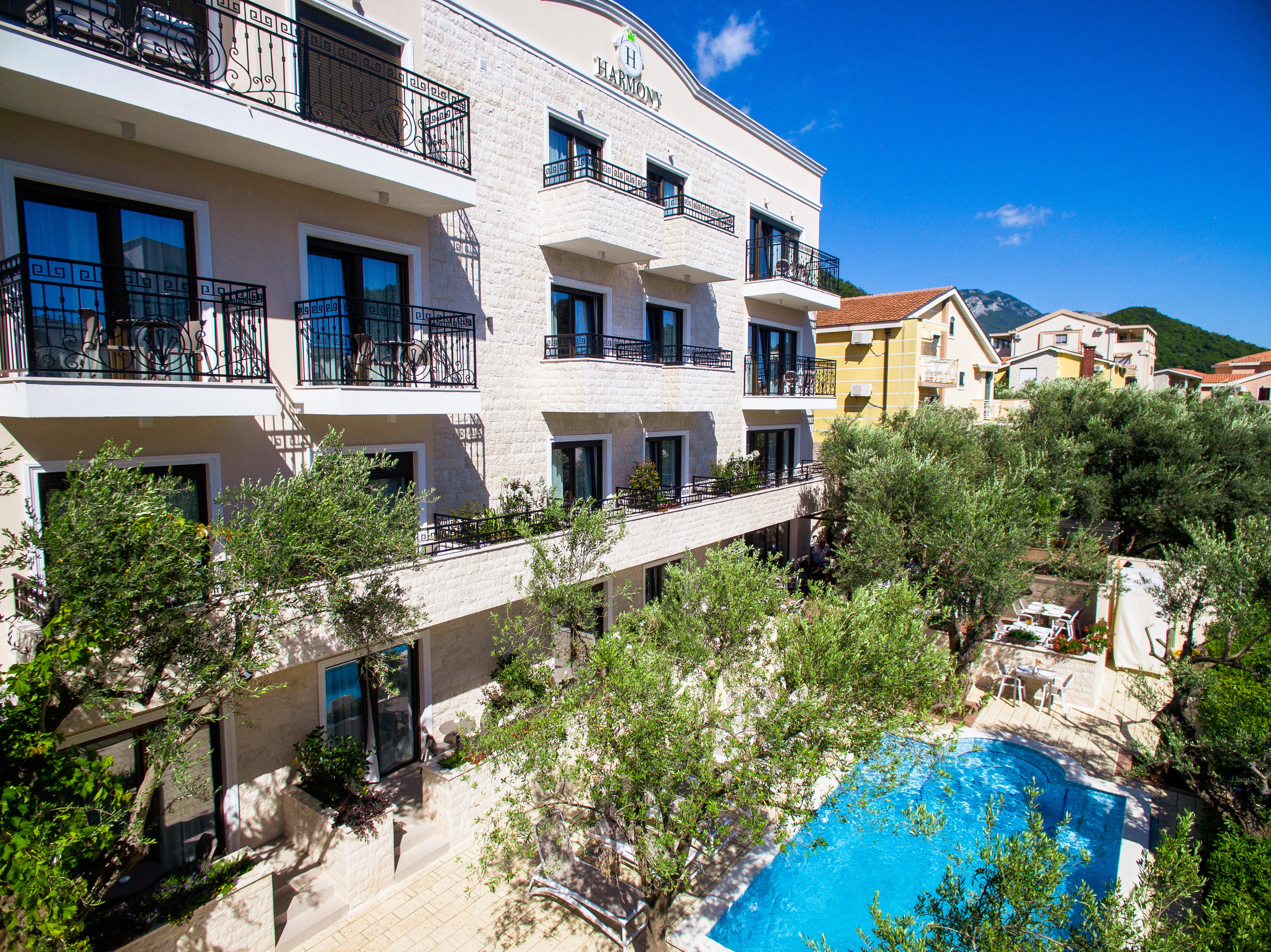 Hotel Harmony By Aycon Petrovac Luaran gambar