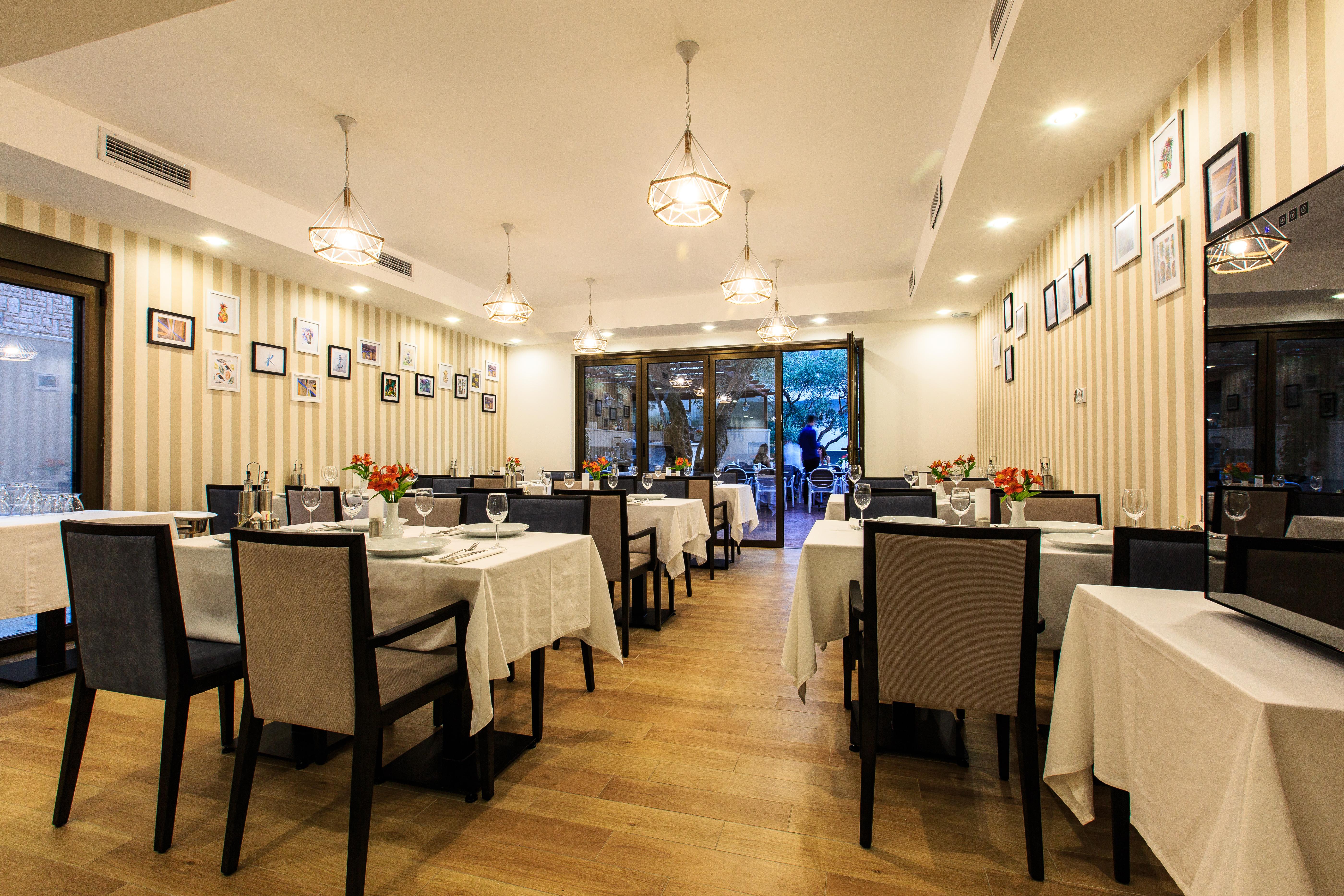 Hotel Harmony By Aycon Petrovac Luaran gambar